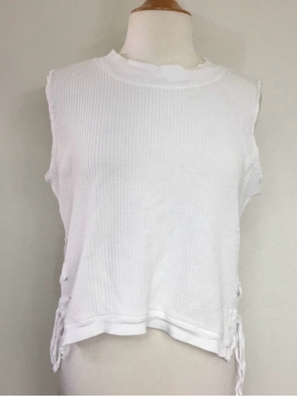 Free People One Womens White Waffle Knit Side Tie Sleeveless Top Size Large Boho